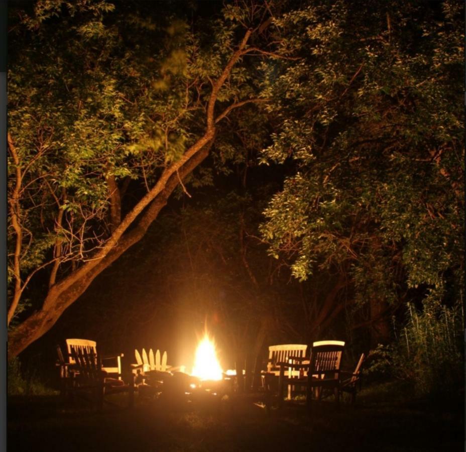 Hayden Creek Inn Springfield Center ภายนอก รูปภาพ